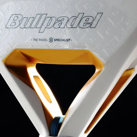 Ракетка для падела BULLPADEL Pearl 26, 493804, для профессионалов, карбон, бело-серый за 35&nbsp;929.50 ₽ купить в Владимире